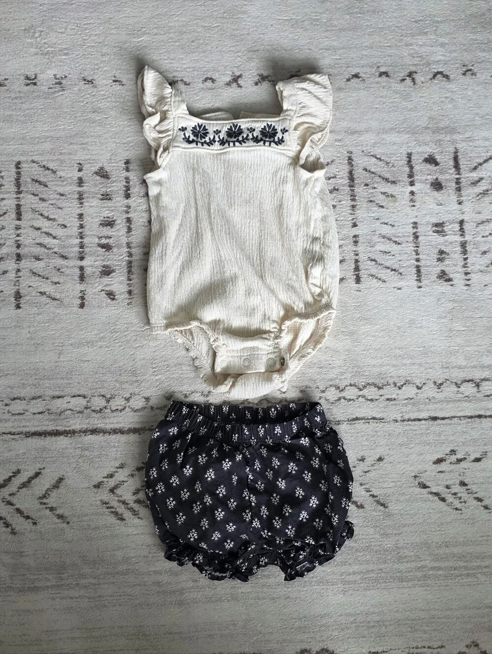 Carters 3 Piece Boho Baby Girl Outfit Size 3-6m